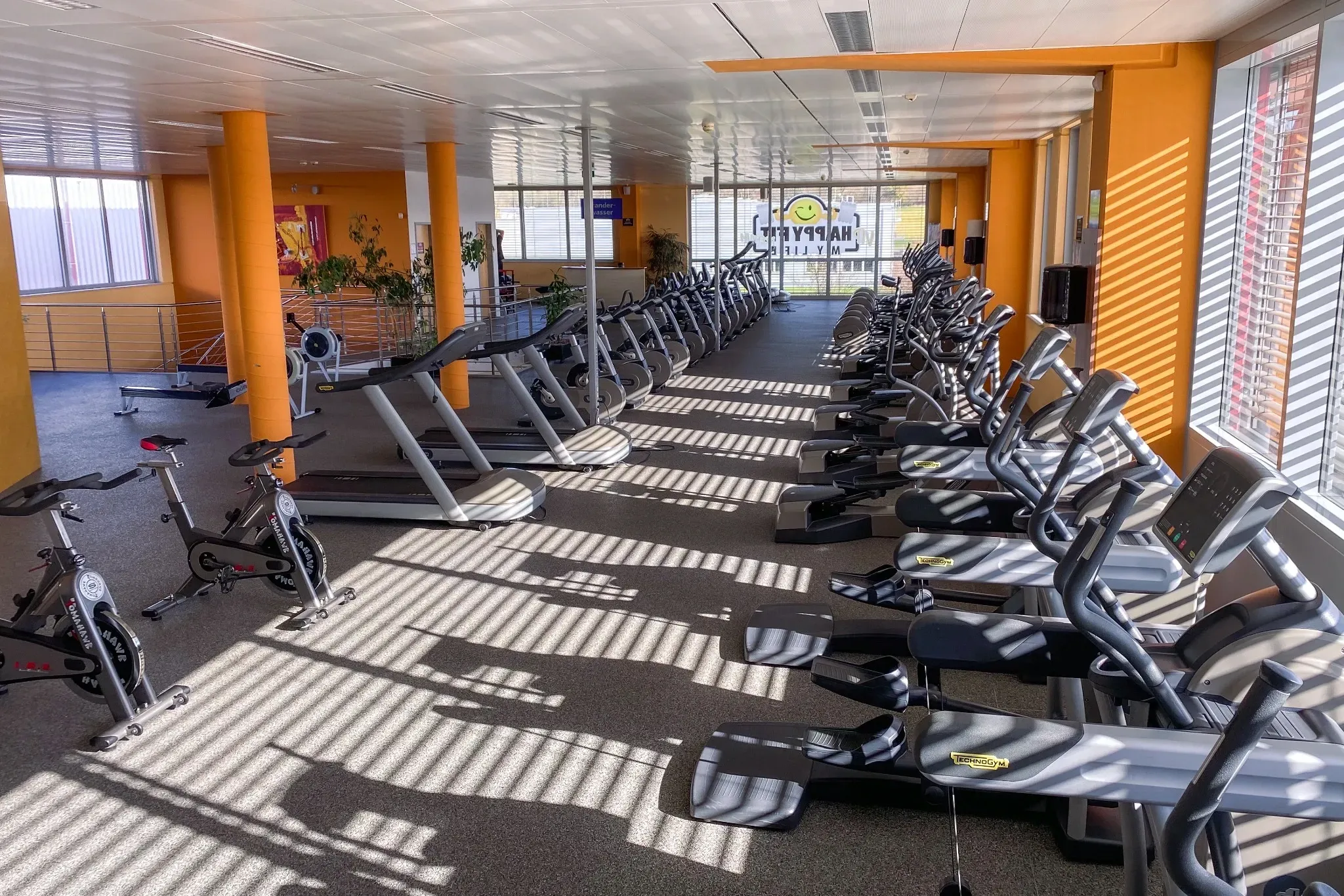 HappyFit Perl-Besch Studio